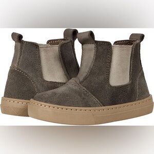 727. NEW Cienta Kids Suede Chelsea Boots in Brown and Tan